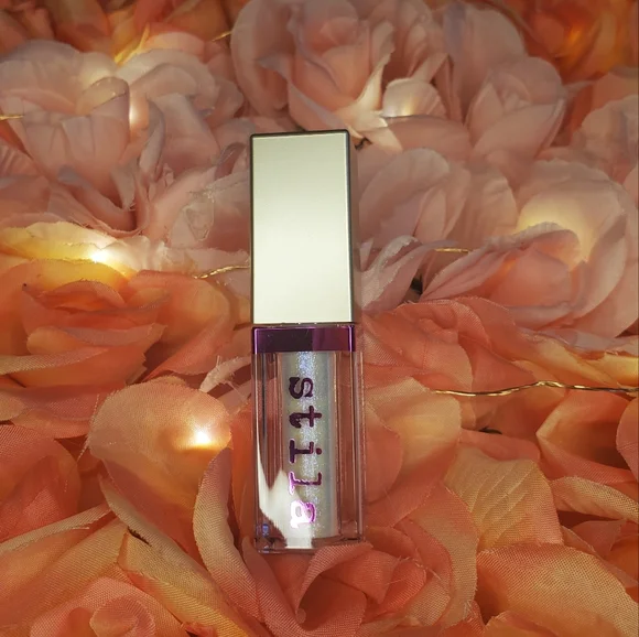 Stila Liquid Eyeshadow (Fuchsia Fiction) - Picture 2 of 4